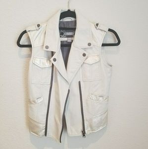 Daytrip vest